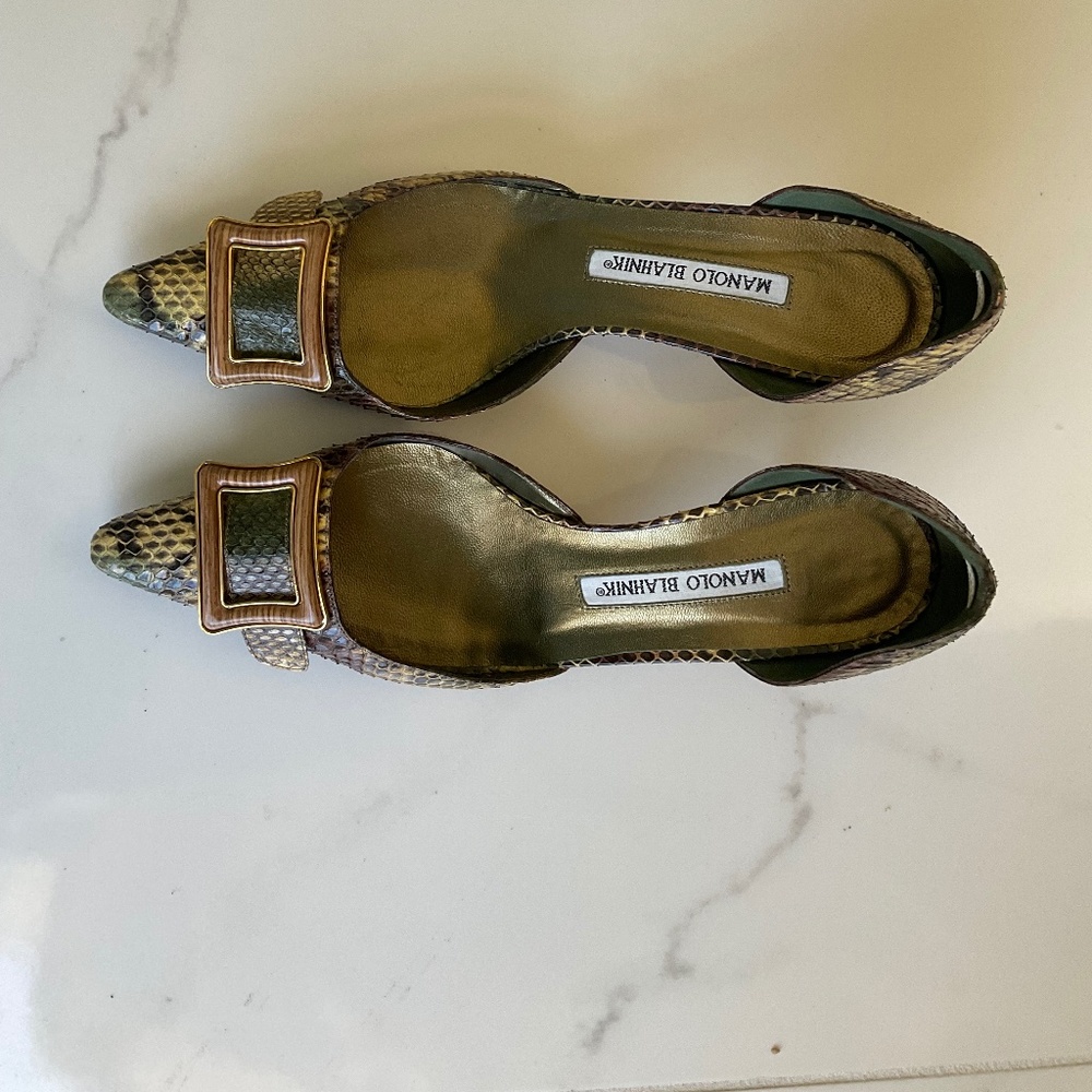 Manolo Blahnik  D'Orsay Pumps. Gold tones.  Size 37.5 Euro or 7.5 US.